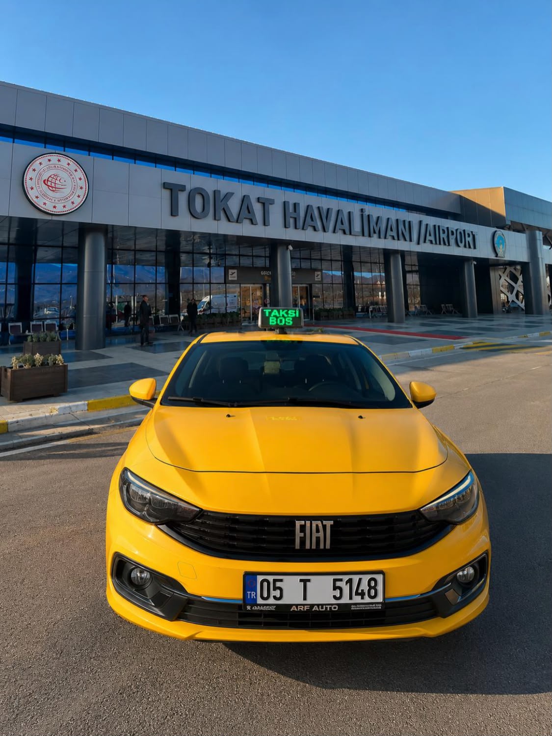 Çınar Taksi Tokat Havalimanı önünde